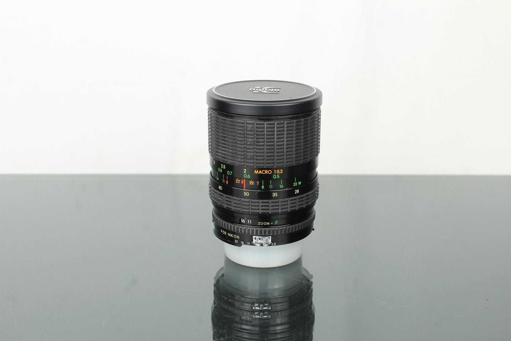 Sigma 1:3.5 - 4.5 f+28 - 80mm Nikon AI Mount - Dutch|Thrift