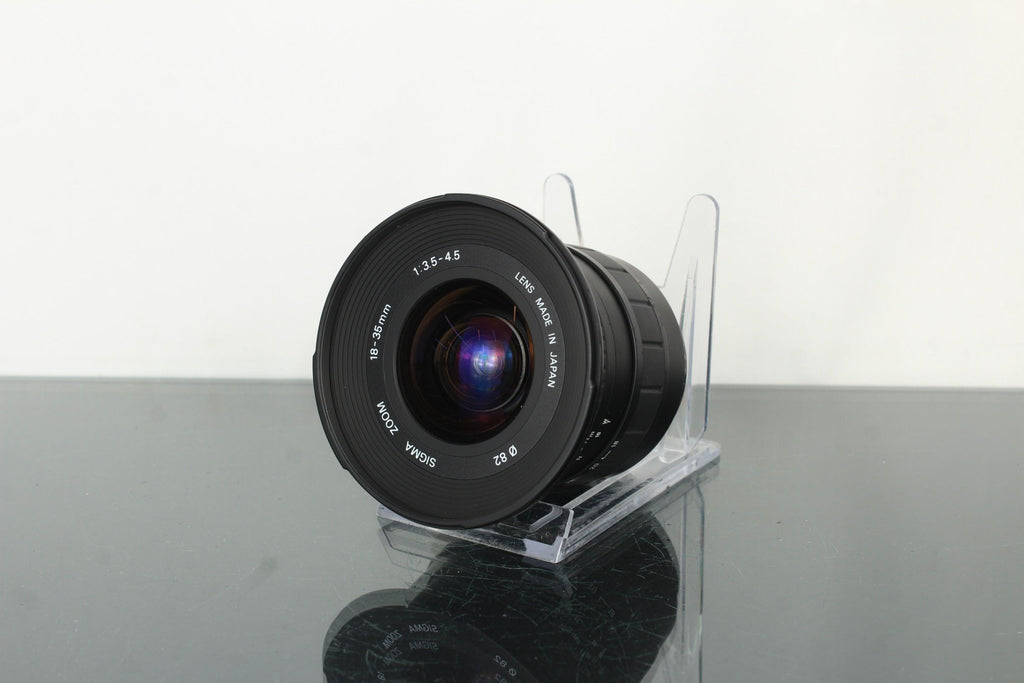 Sigma 18 - 35mm f/3.5 - 4.5 - Dutch|Thrift