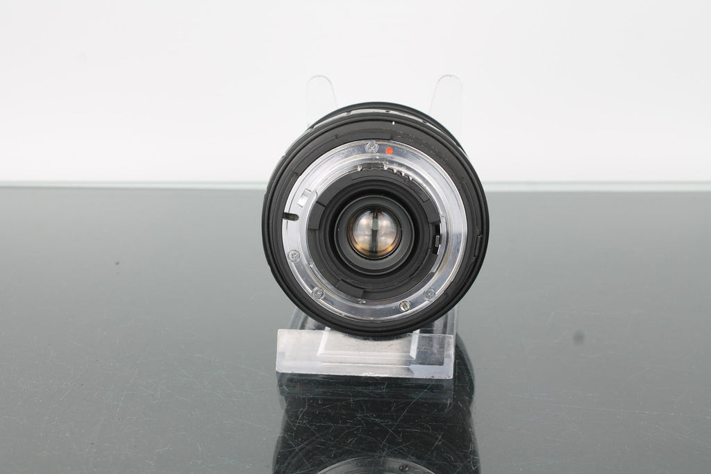 Sigma 28 - 200mm f/3.8 - 5.6 UC - Dutch|Thrift