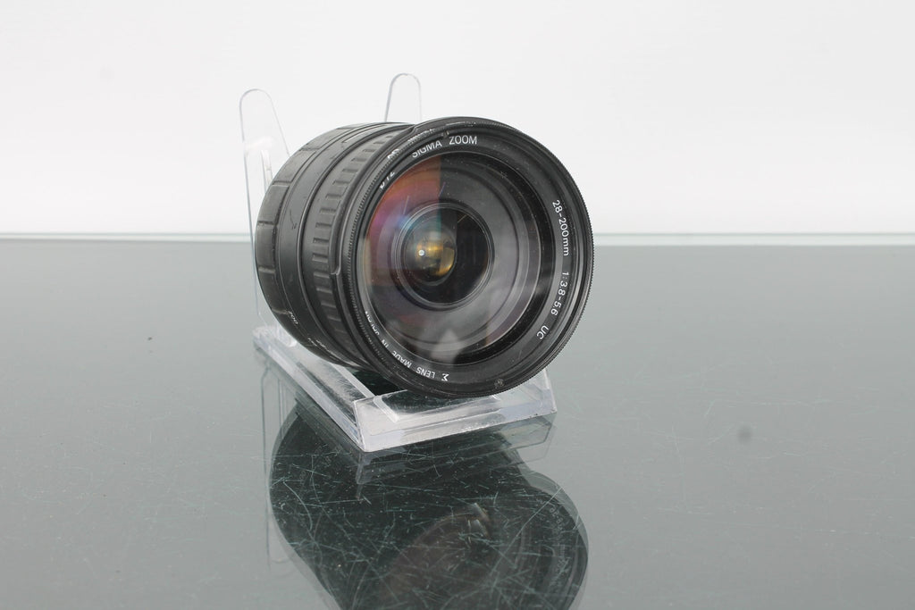 Sigma 28 - 200mm f/3.8 - 5.6 UC - Dutch|Thrift