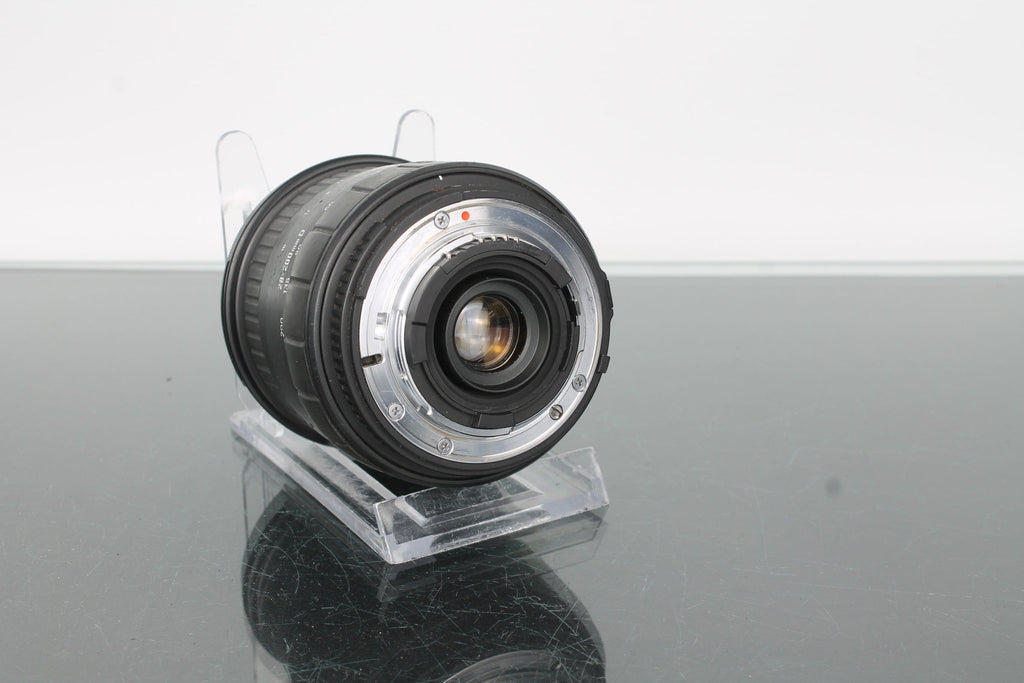 Sigma 28 - 200mm f/3.8 - 5.6 UC - Dutch|Thrift