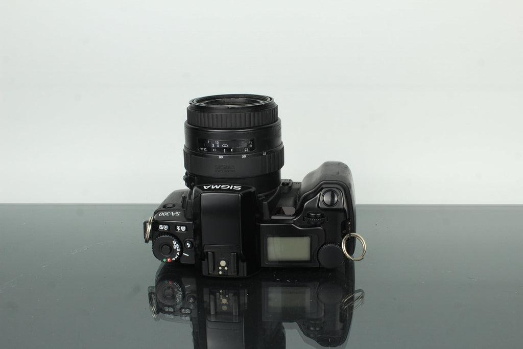 Sigma SA - 300 + Sigma 35 - 80mm f/4 - 5.6 - Dutch|Thrift
