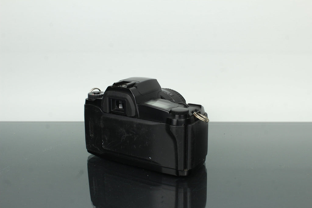 Sigma SA - 300 + Sigma 35 - 80mm f/4 - 5.6 - Dutch|Thrift