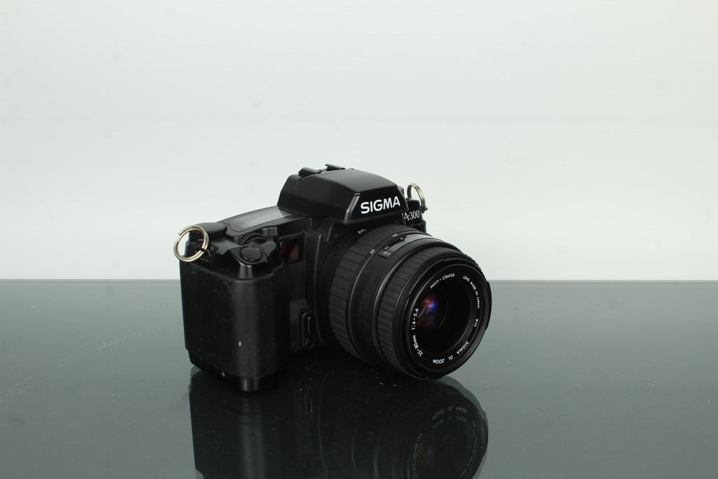 Sigma SA - 300 + Sigma 35 - 80mm f/4 - 5.6 - Dutch|Thrift