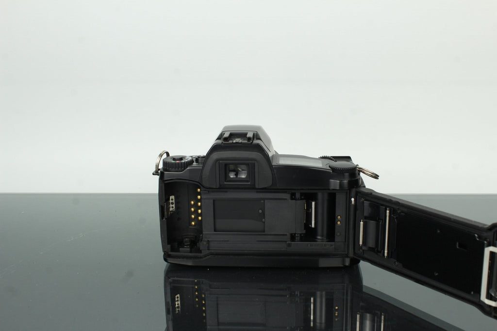 Sigma SA - 300 + Sigma 35 - 80mm f/4 - 5.6 - Dutch|Thrift