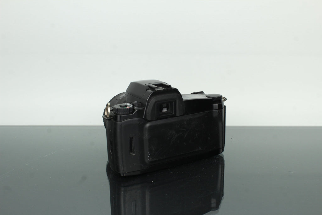 Sigma SA - 300 + Sigma 35 - 80mm f/4 - 5.6 - Dutch|Thrift