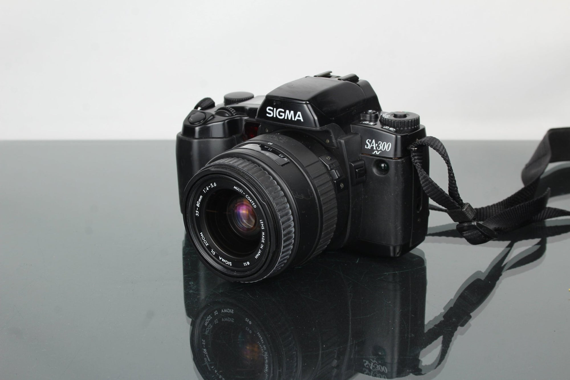 Sigma SA - 300N + 35 - 80mm 1:4 - 5,6 Sigma lens - Dutch|Thrift