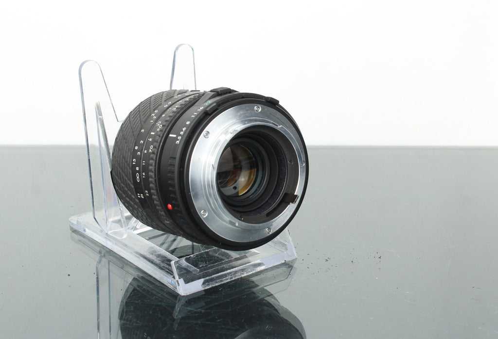 Sigma UC Zoom 28 - 70mm 1:3.5 - 4.5 Minolta MD Mount - Dutch|Thrift
