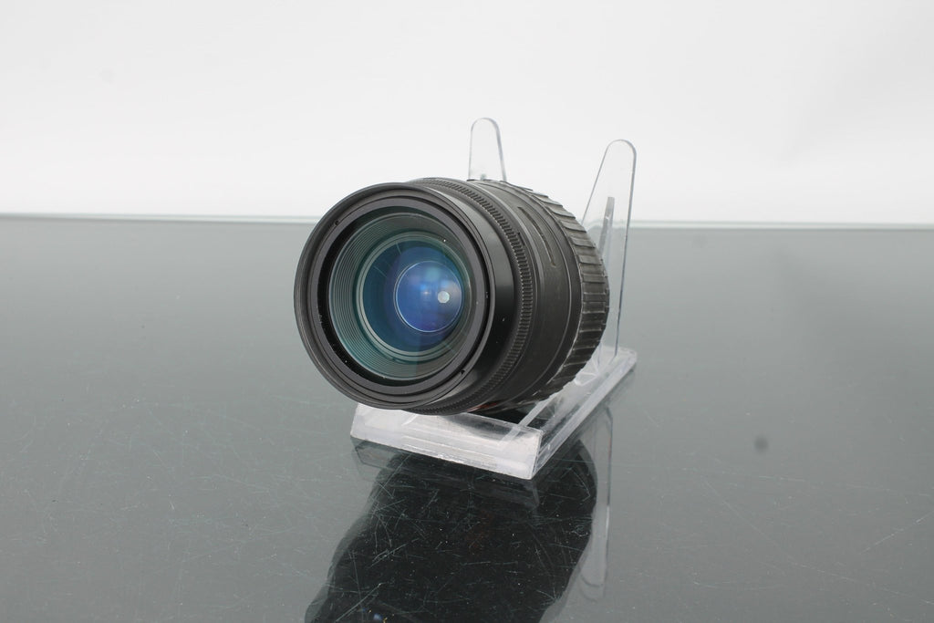 SMC Pentax - F Zoom 35 - 135 f/3.5 - 4.5 - Dutch|Thrift