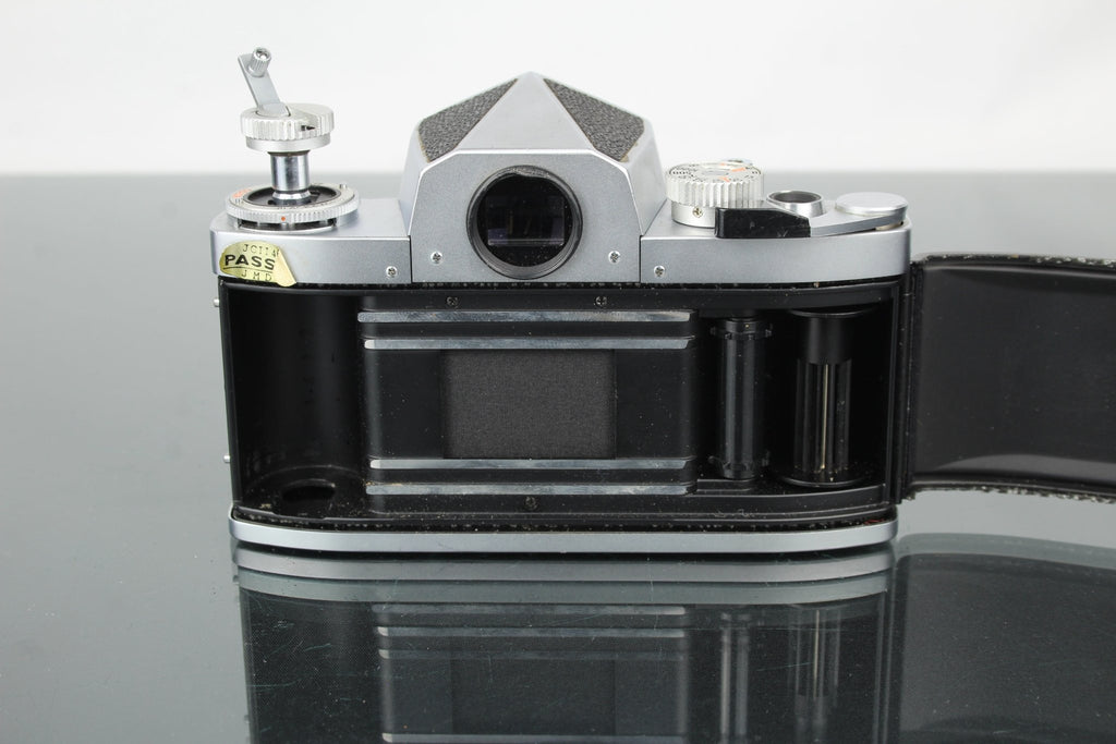 Soligor TM + Auto Soligor 50mm 1.8 lens - Dutch|Thrift