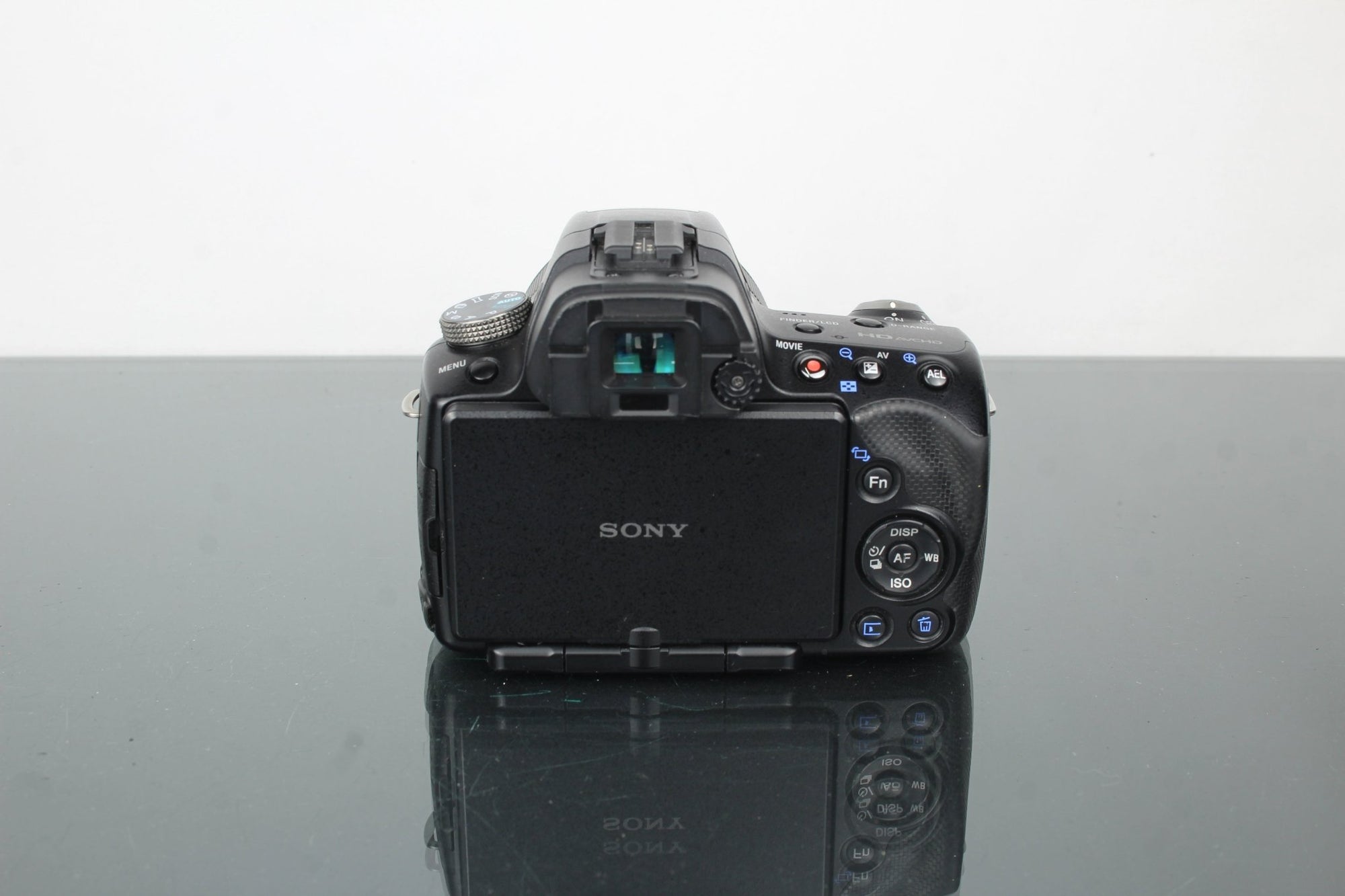 Sony A33 SLT - A33 + DT 18 - 55mm f/3.5 - 5.6 SAM lens - Dutch|Thrift