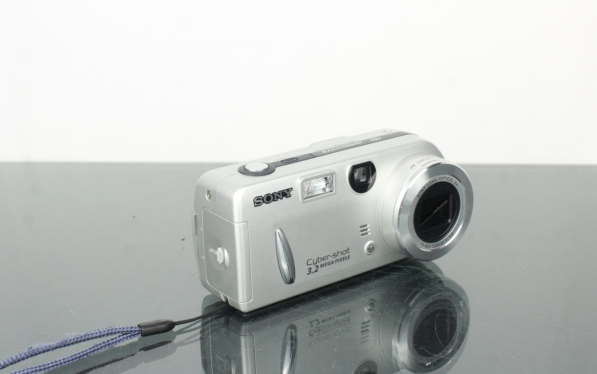 Sony Cyber - Shot DSC - P52 - Dutch|Thrift
