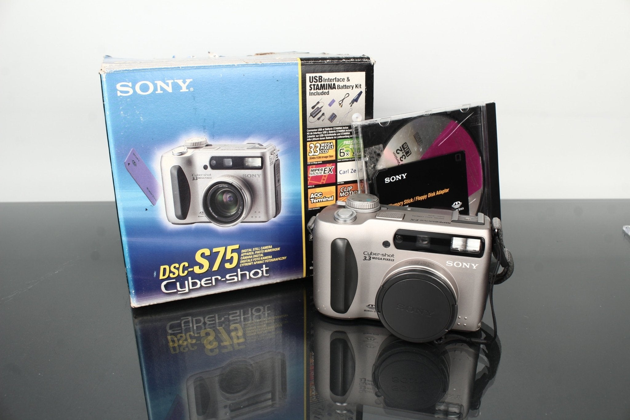 Sony Cyber-shot DSC-S75 Digital Camera | Carl Zeiss Lens – Dutch