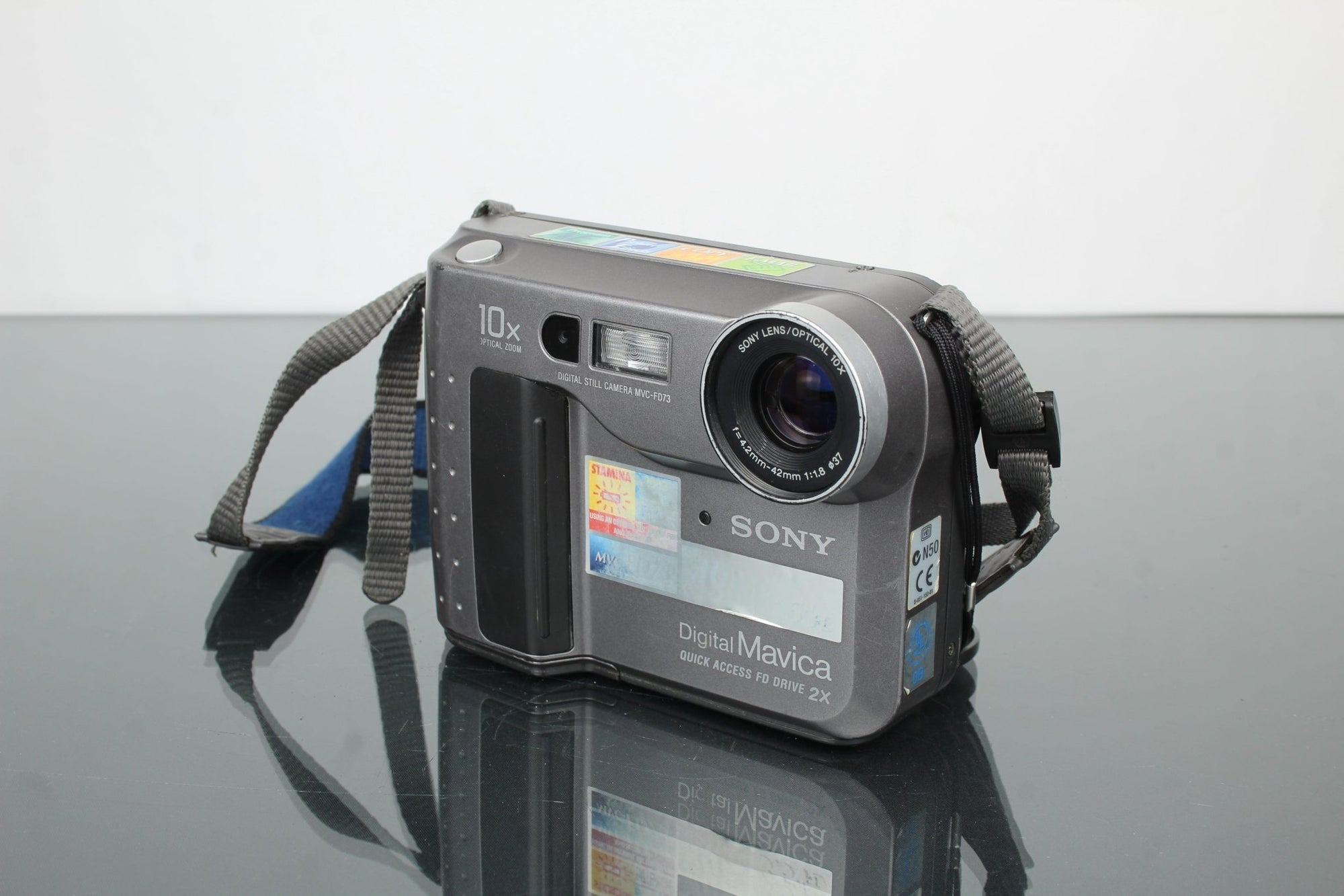 Mvc Fd73 Sony Fd Mavica Sony Mavica MVC-FD73 Vintage Digital Disc Camera With Battery For