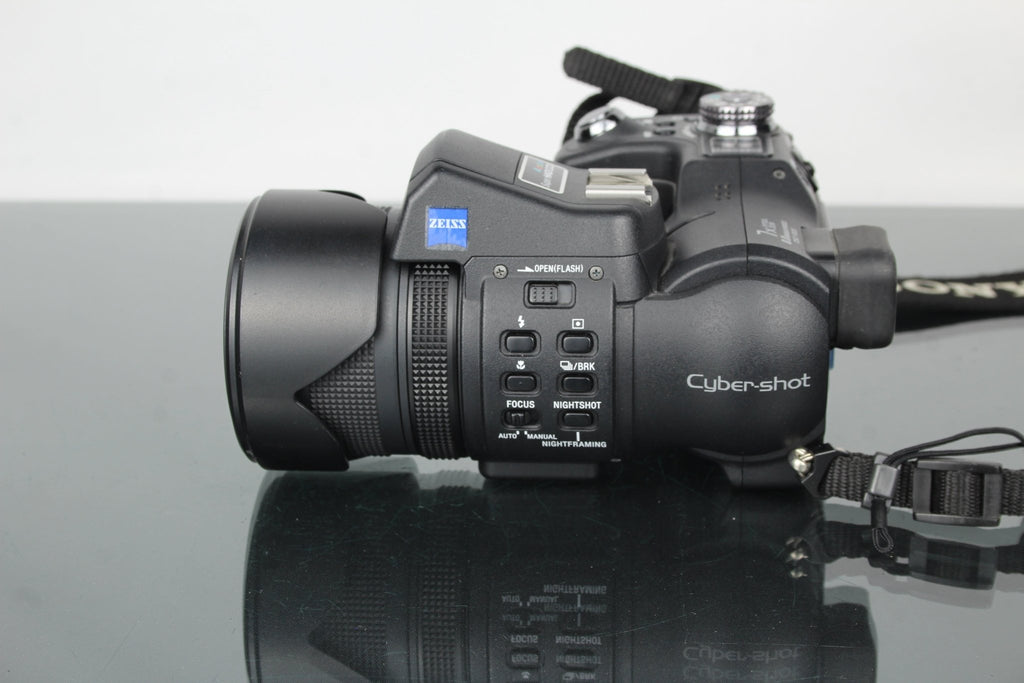 Sony DSC - F828 - Dutch|Thrift