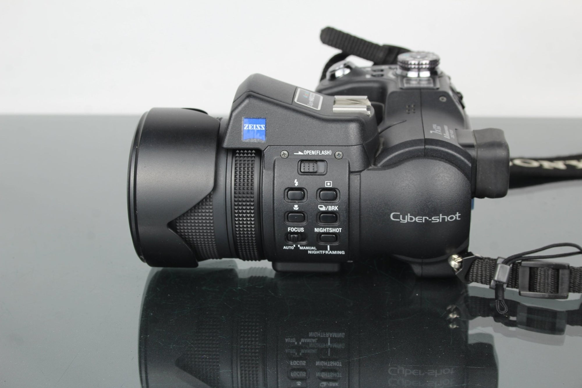 Sony DSC - F828 - Dutch|Thrift