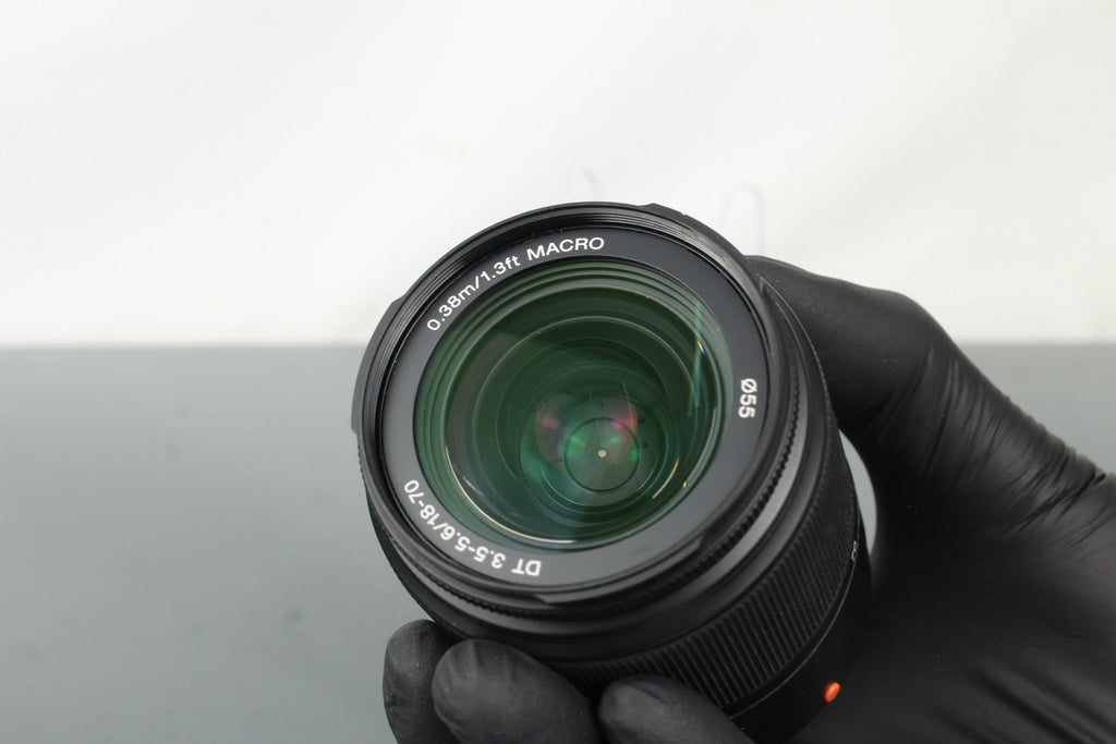 Sony DT18 - 70mm F3.5 - 5.6 (Sony A - mount) - Dutch|Thrift