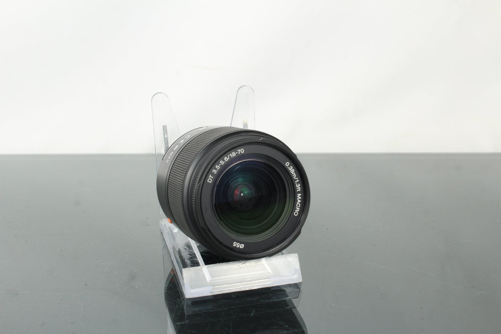 Sony DT18 - 70mm F3.5 - 5.6 (Sony A - mount) - Dutch|Thrift