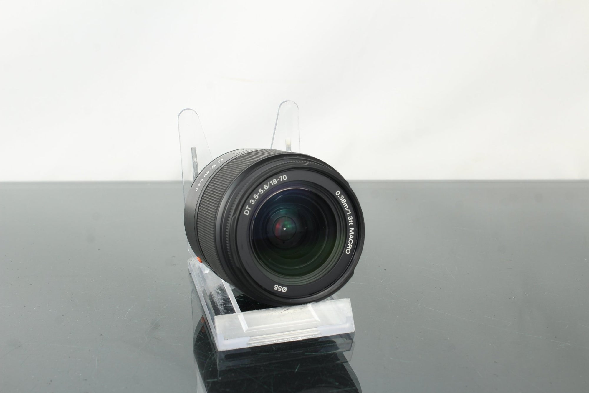Sony DT18 - 70mm F3.5 - 5.6 (Sony A - mount) - Dutch|Thrift