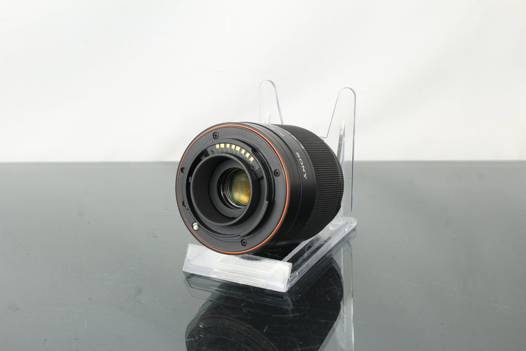 Sony DT18 - 70mm F3.5 - 5.6 (Sony A - mount) - Dutch|Thrift