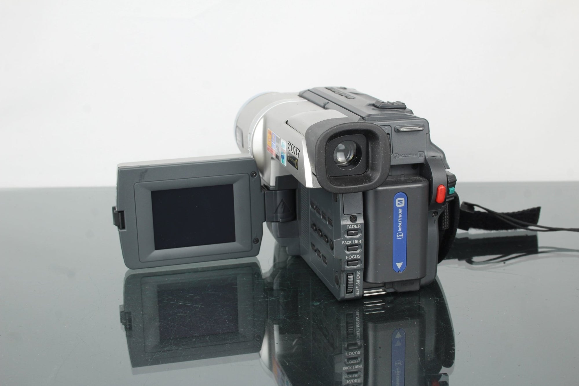 Sony Handycam CCD - TRV408 - Dutch|Thrift