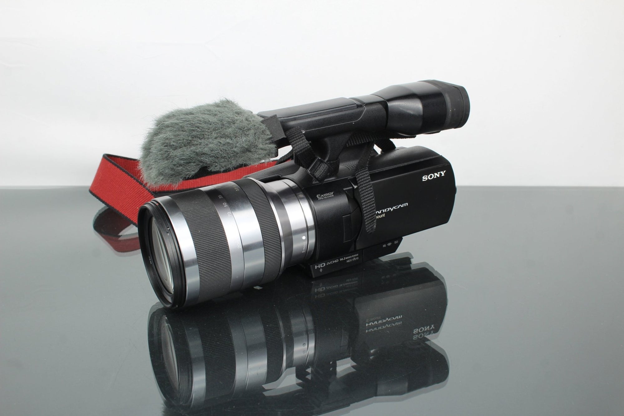 Sony Handycam NEX-VG10E Sony objektiv SEL18200 - Main Image