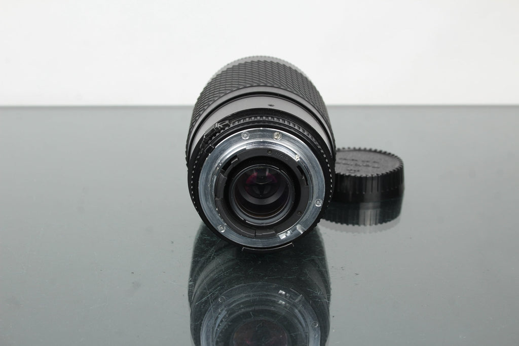 Tokina 75 - 300mm 1:4.5 - 5.6 - Dutch|Thrift