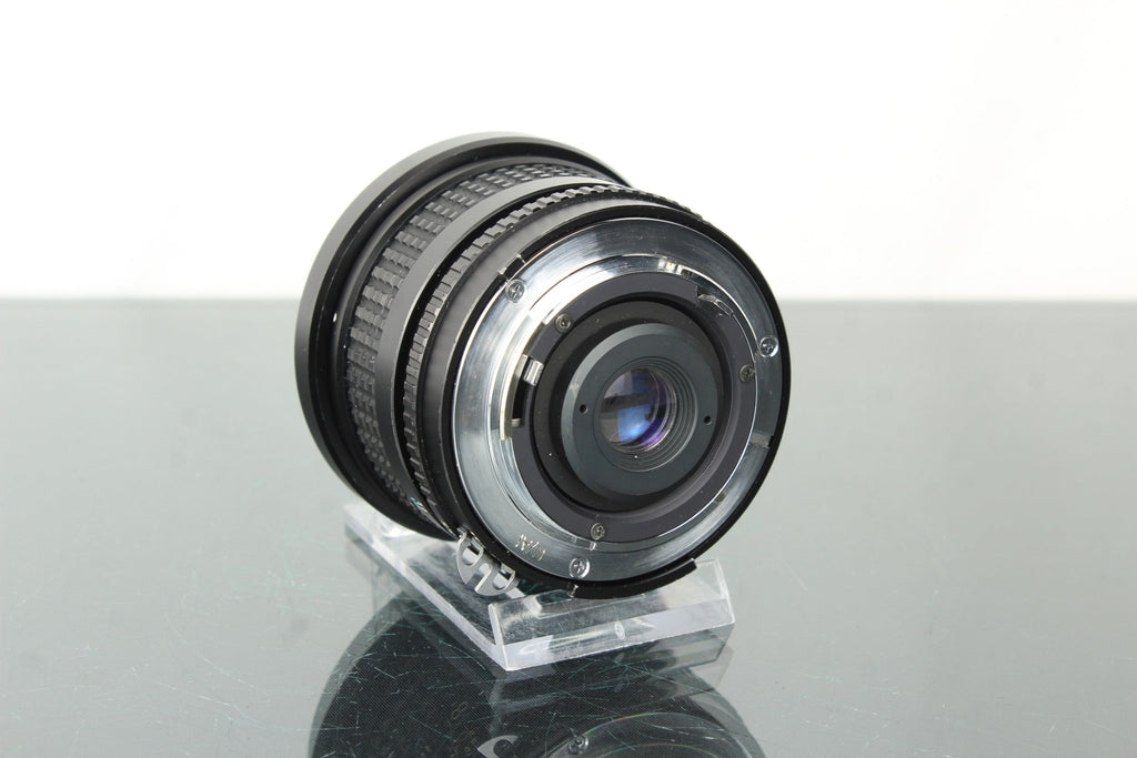 Tokina RMC 17mm f/3.5 Nikon AI Mount - Dutch|Thrift