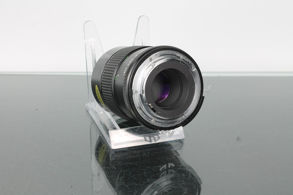Vivitar 135mm 1:2.8 - Dutch|Thrift