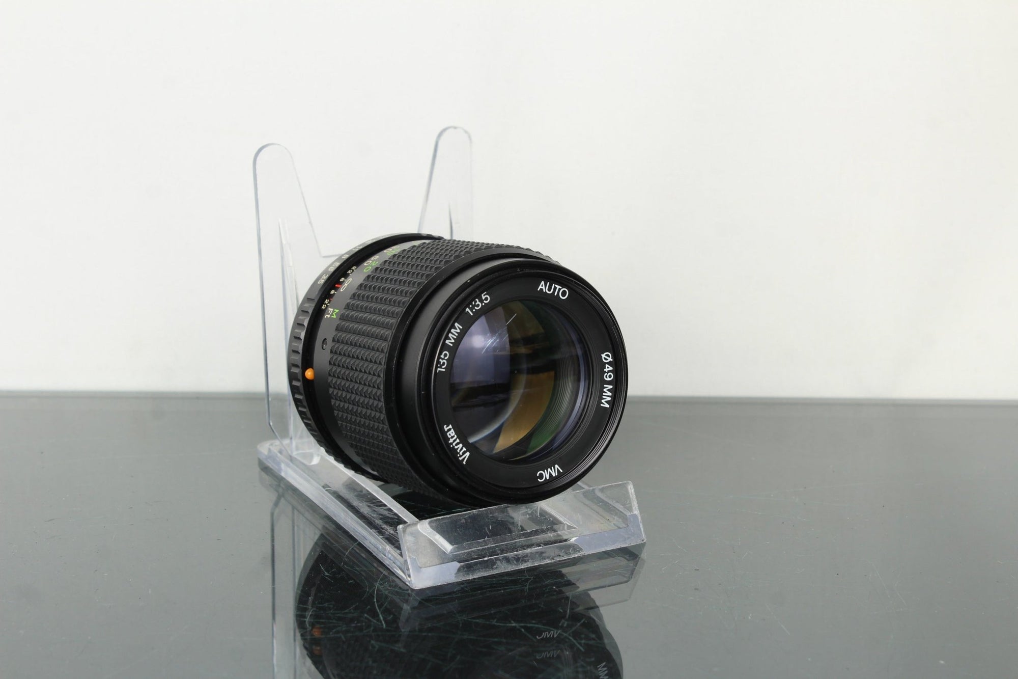 Vivitar 135mm f/3.5 AUTO VMC - Dutch|Thrift