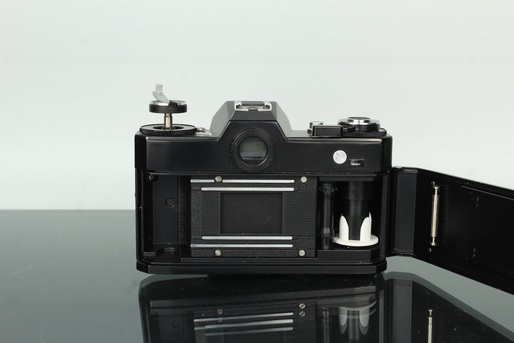 Voigtländer VSL 1 + Dynalux 135mm f/3.5 - Dutch|Thrift