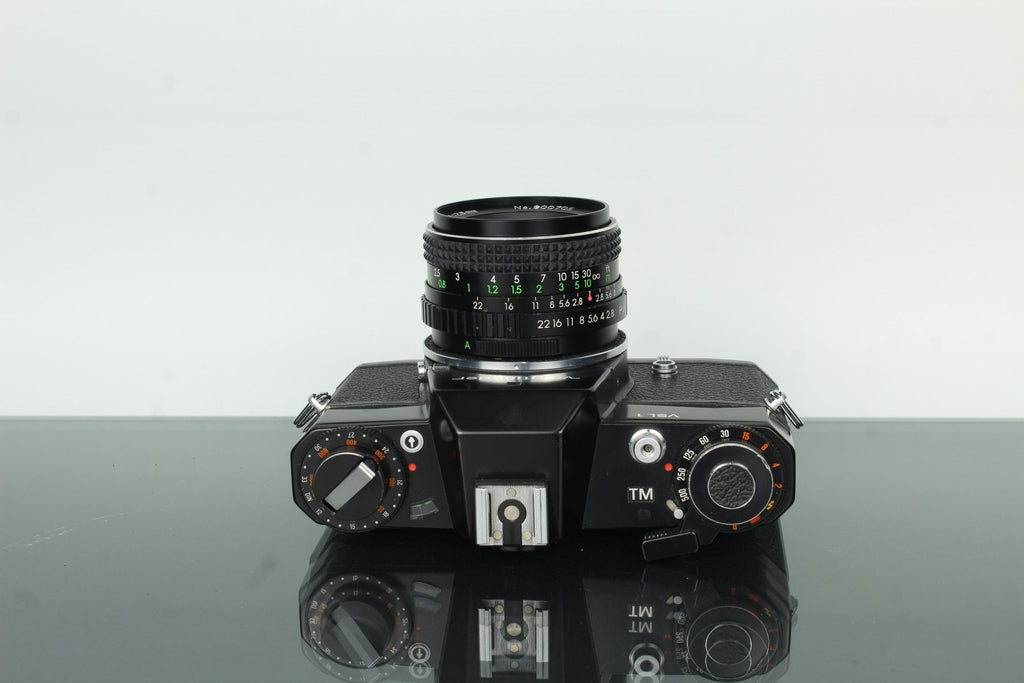 Voigtländer VSL 1 + Praktica 28mm f/2.8 - Dutch|Thrift