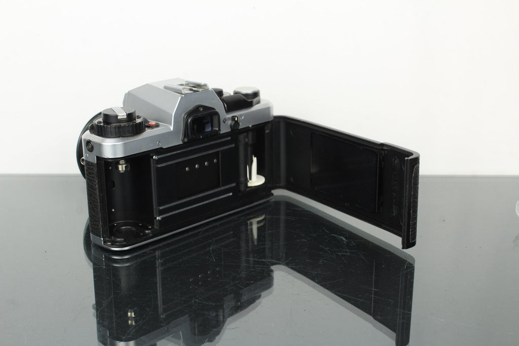 Voigtländer VSL 3 - E + Color Ultron 50mm 1.8 lens - Dutch|Thrift