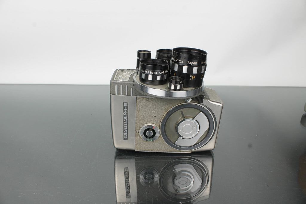 Yashica 8 - EIII - Dutch|Thrift