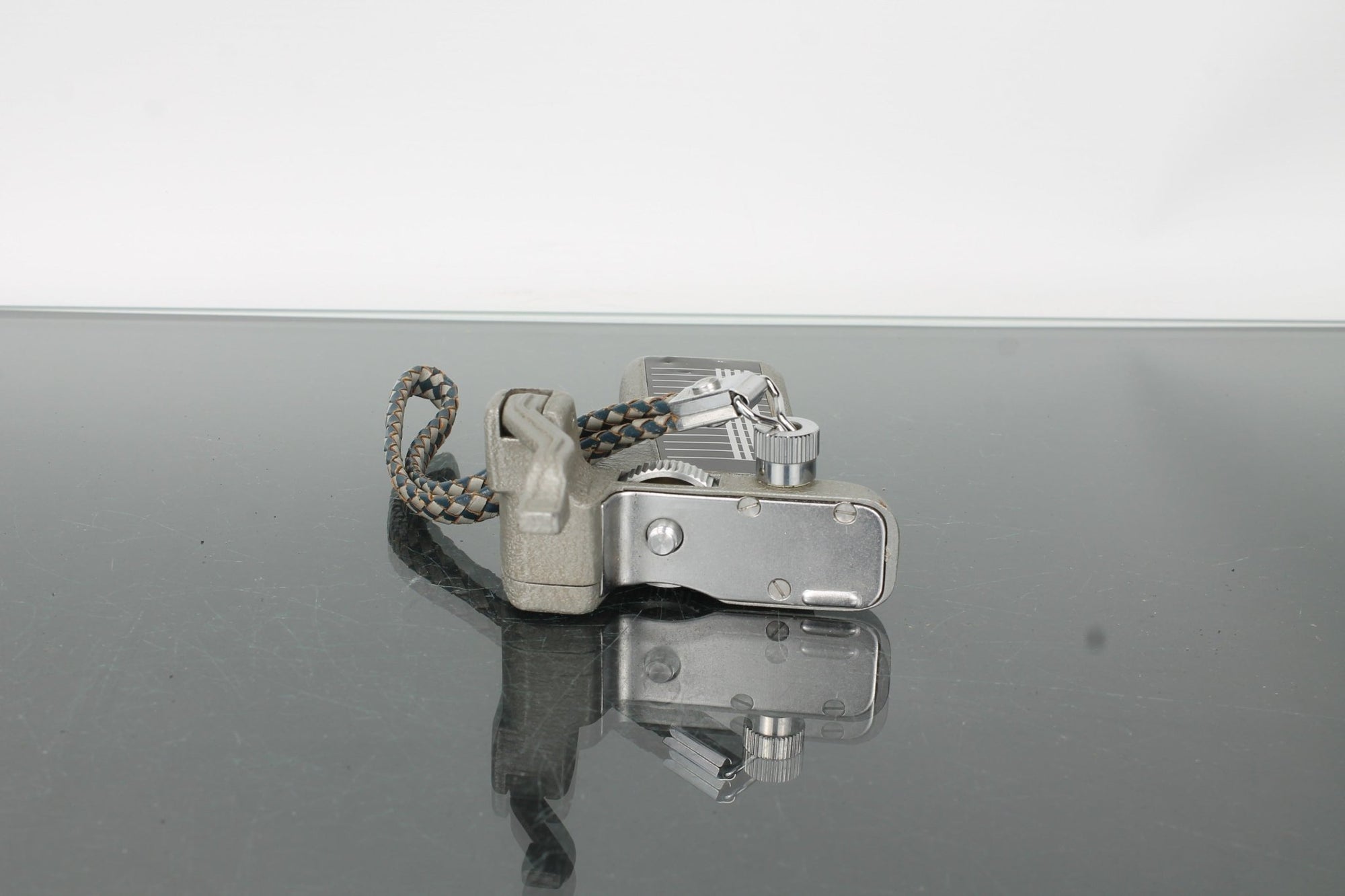 Yashica 8 - EIII - Dutch|Thrift