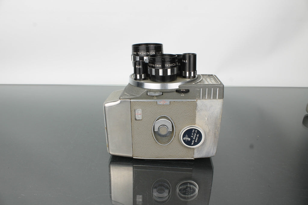 Yashica 8 - EIII - Dutch|Thrift