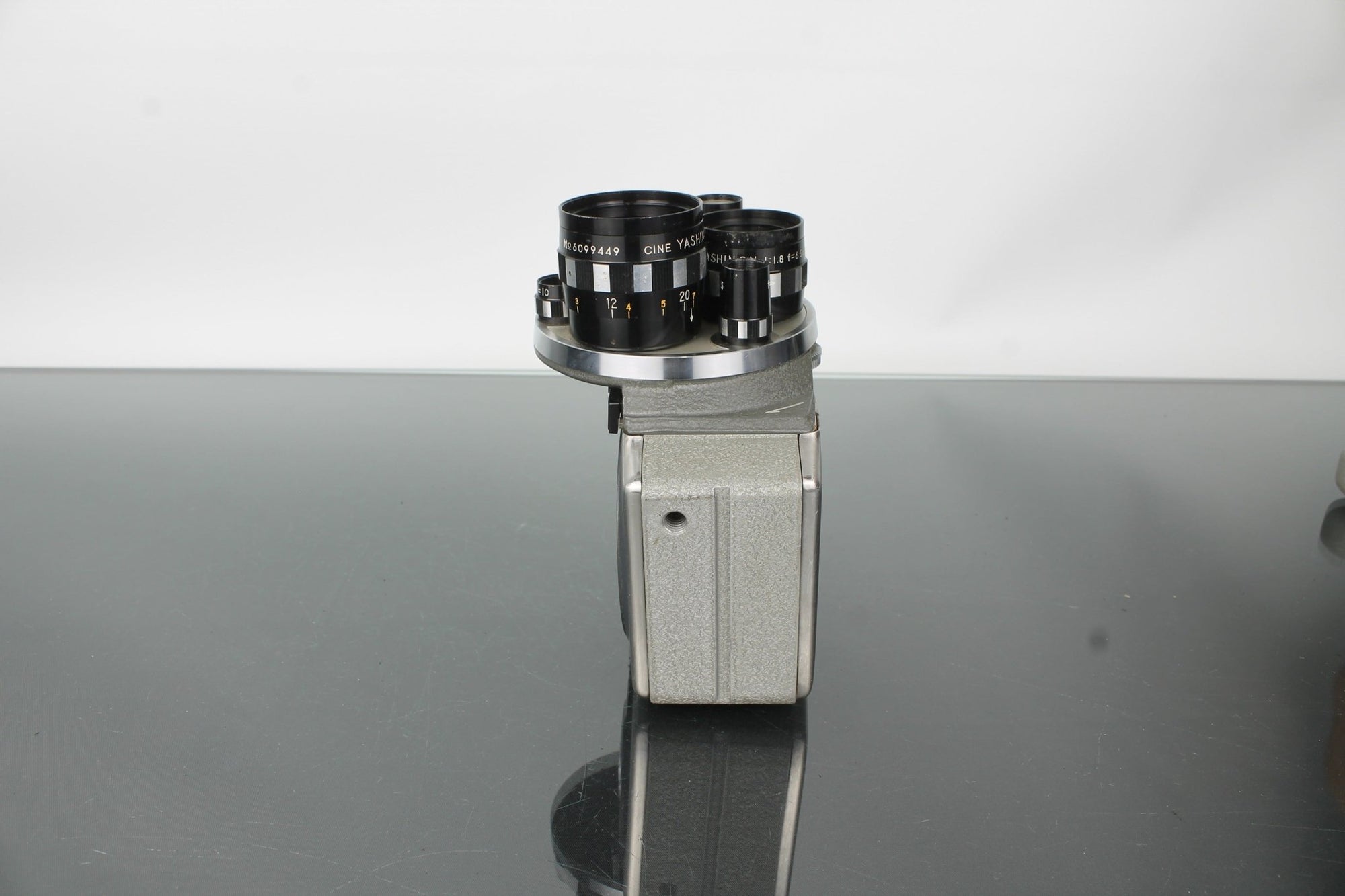 Yashica 8 - EIII - Dutch|Thrift