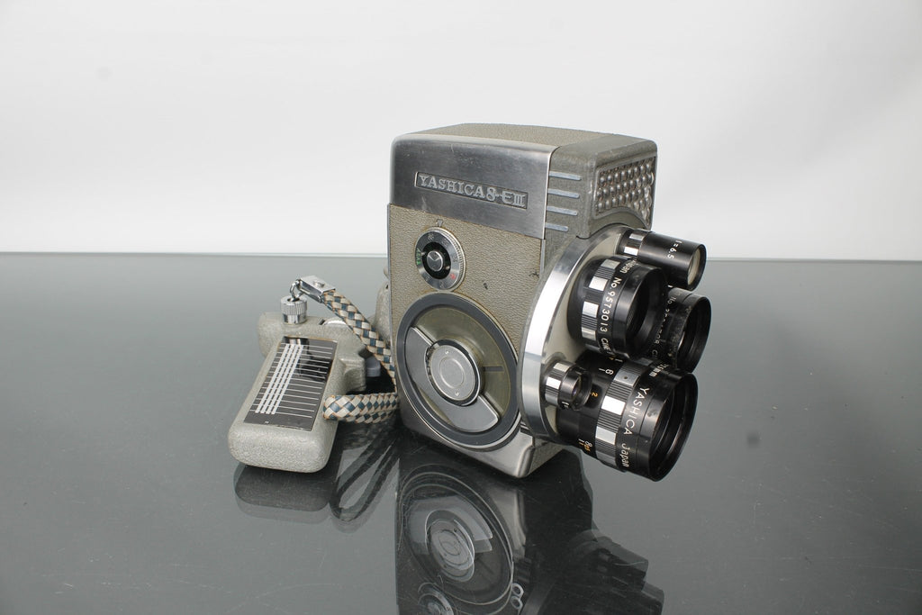 Yashica 8 - EIII - Dutch|Thrift