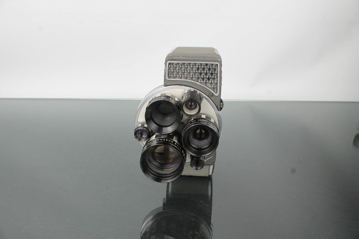 Yashica 8 - EIII - Dutch|Thrift