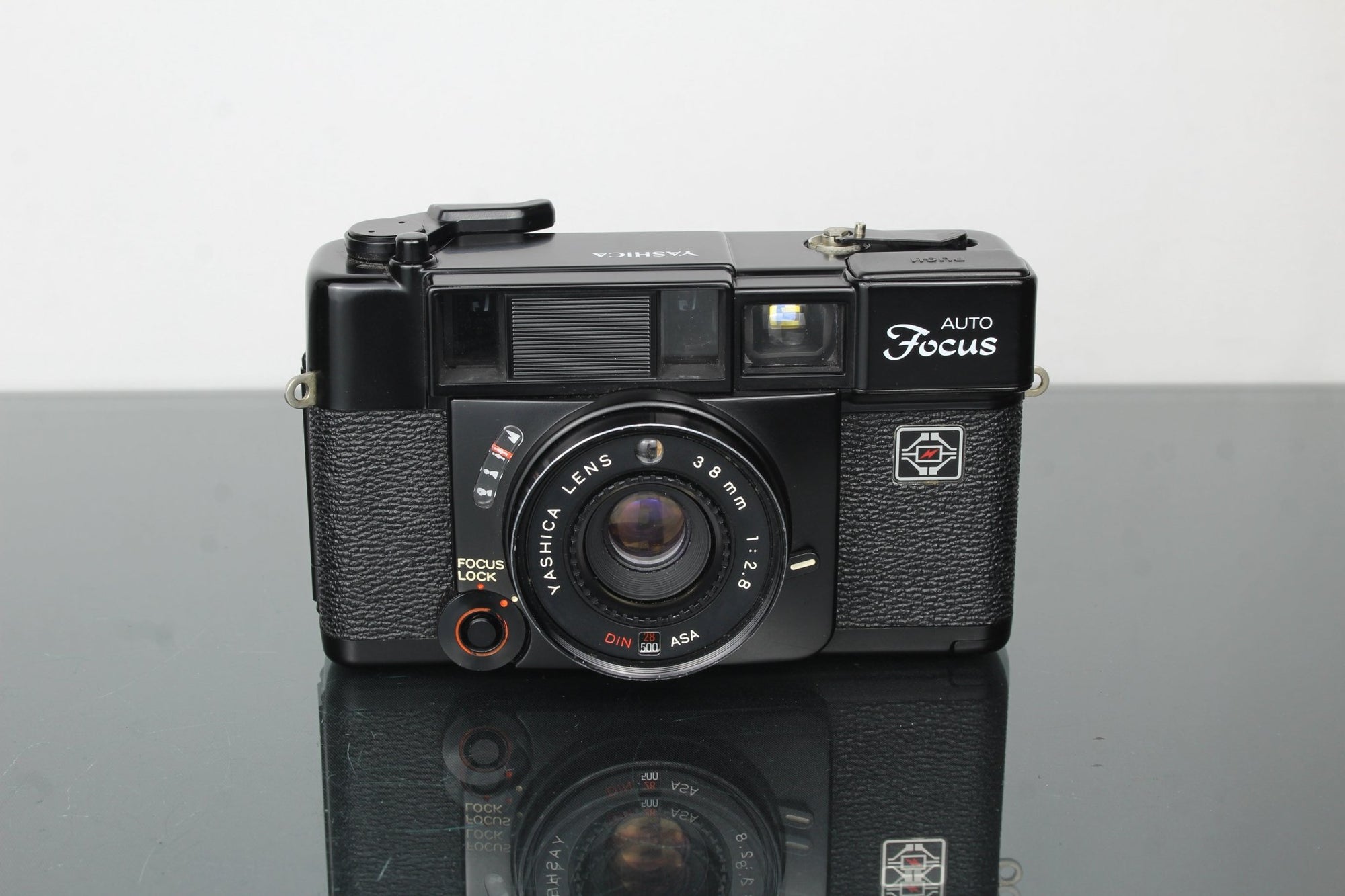 Yashica Auto Focus - Dutch|Thrift