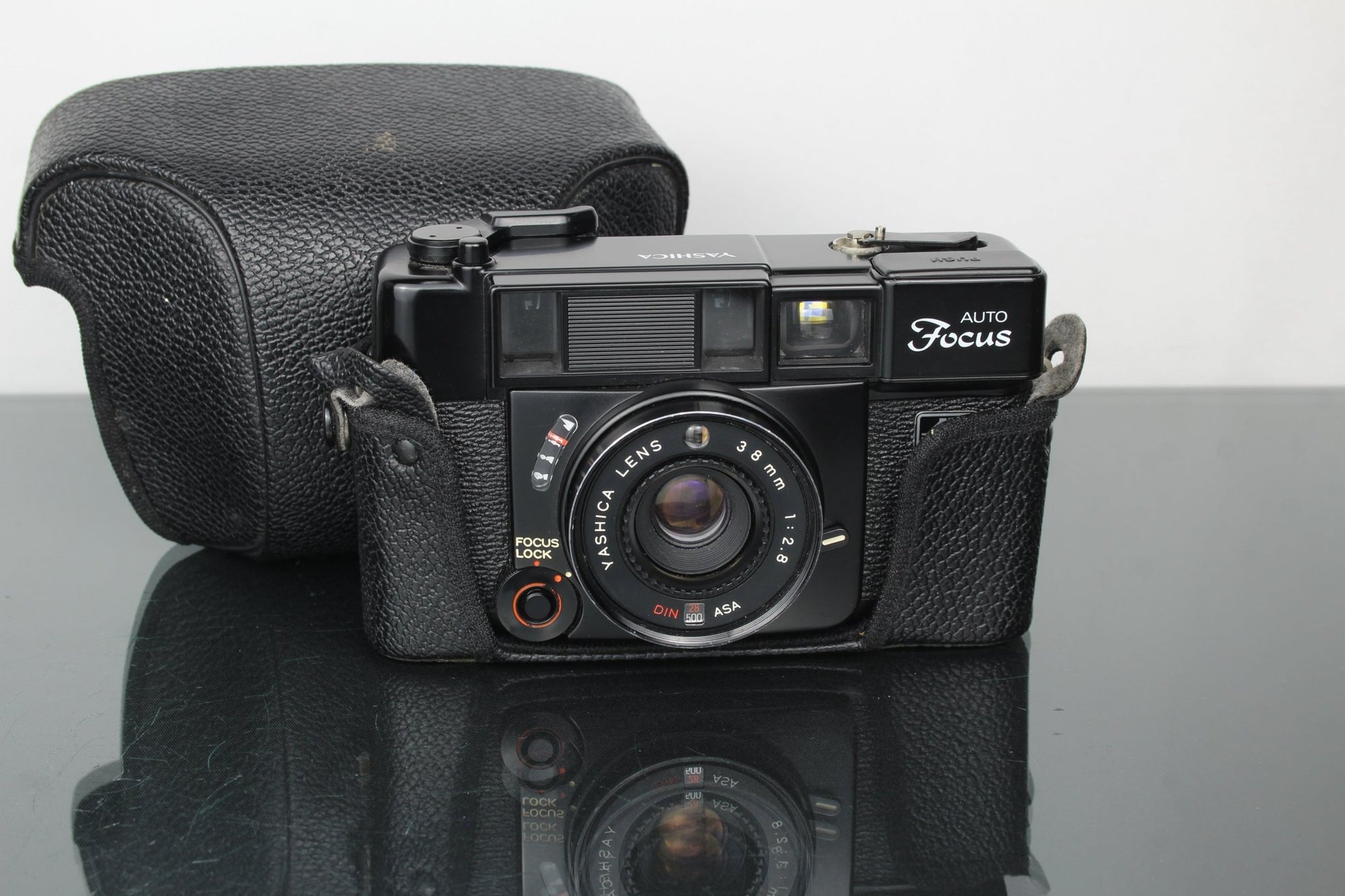 Yashica Auto Focus - Dutch|Thrift