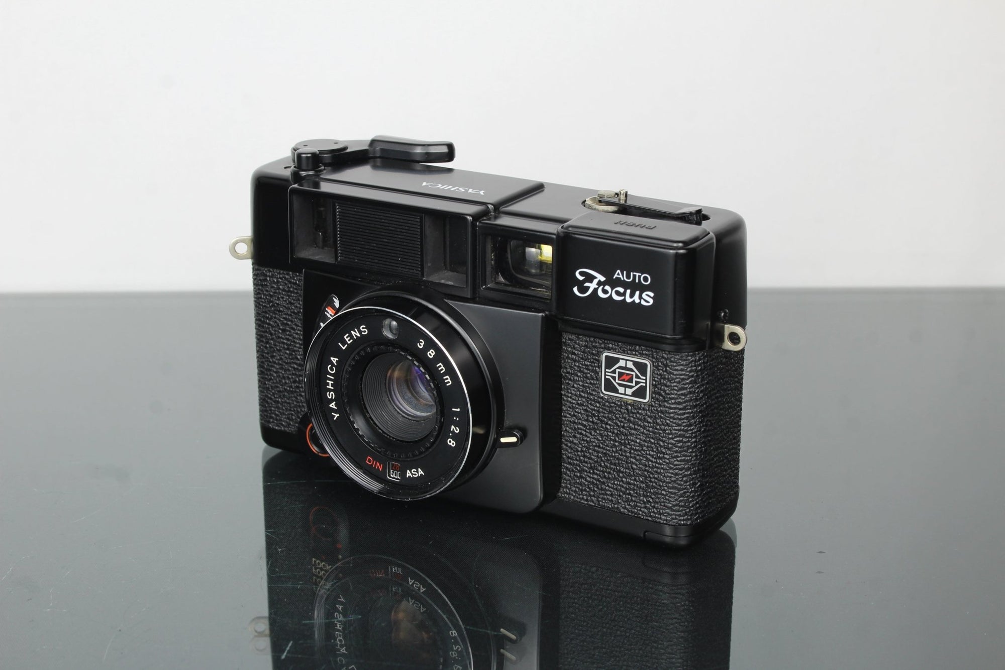 Yashica Auto Focus - Dutch|Thrift