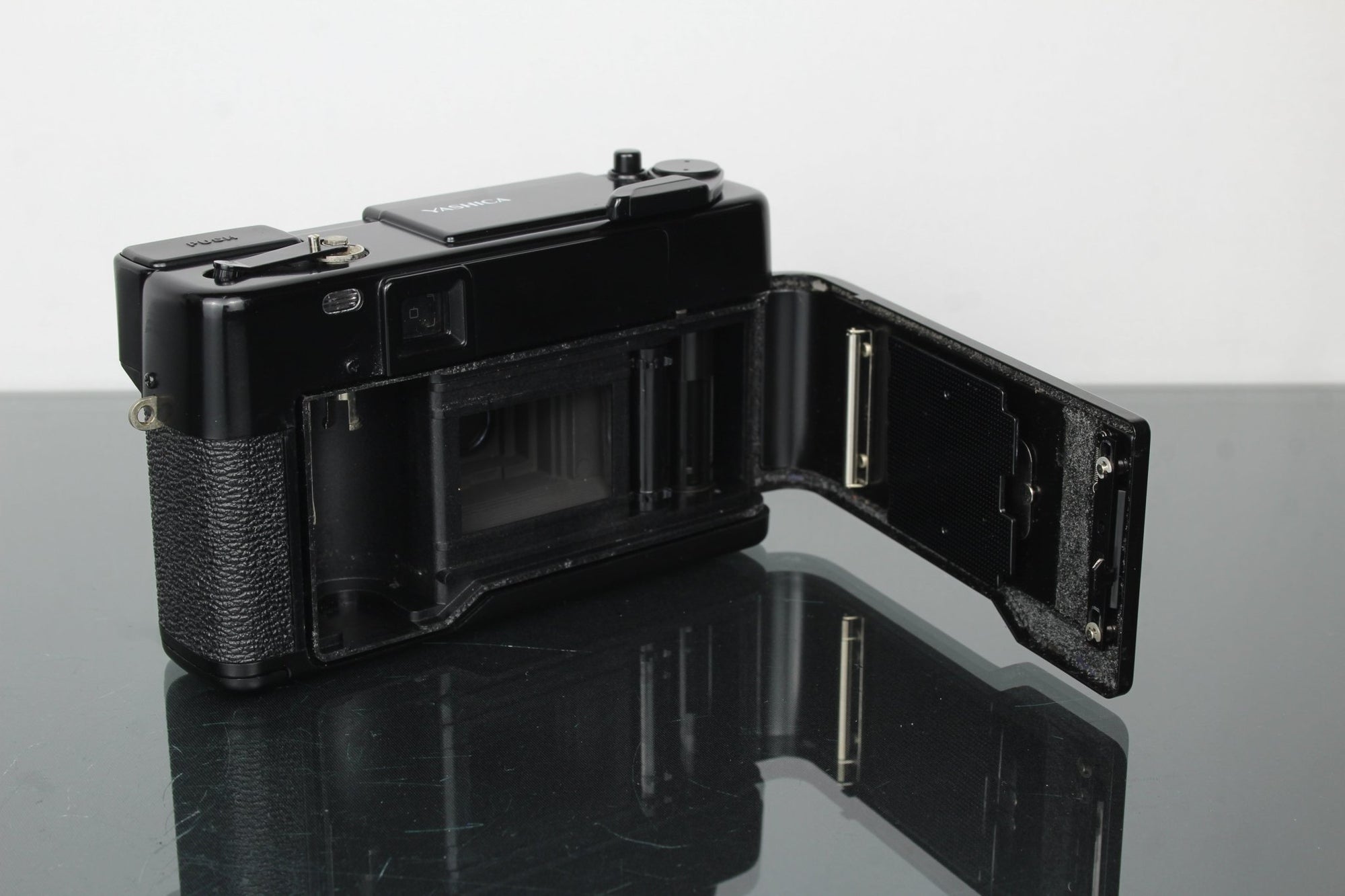 Yashica Auto Focus - Dutch|Thrift