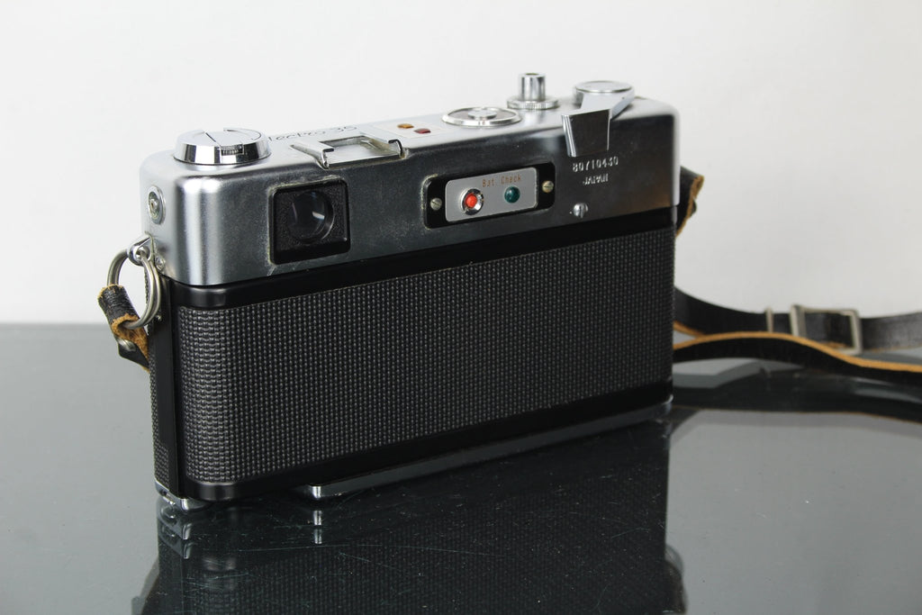 Yashica Electro 35 - Dutch|Thrift