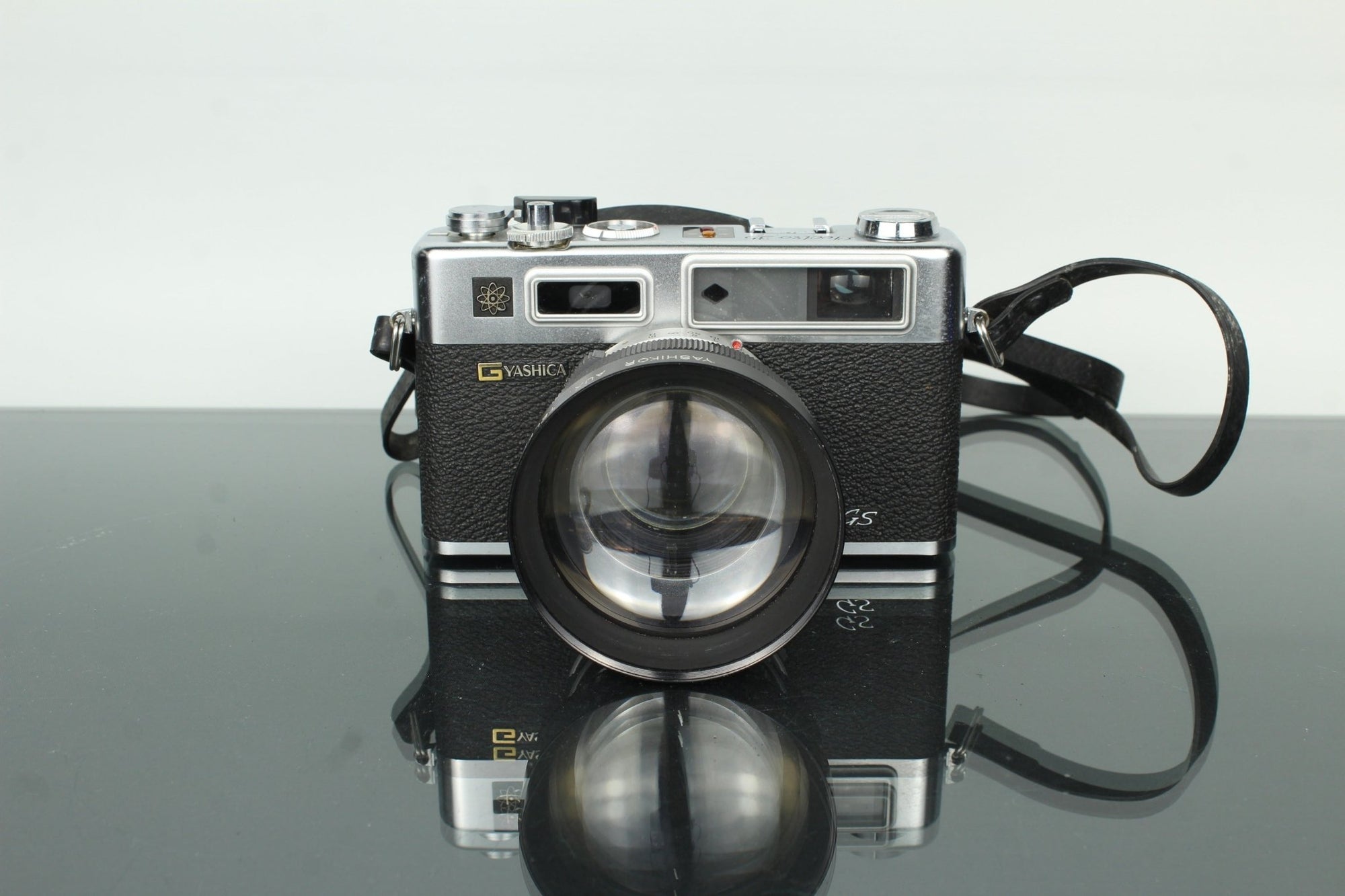 Yashica Electro 35 GS - Dutch|Thrift