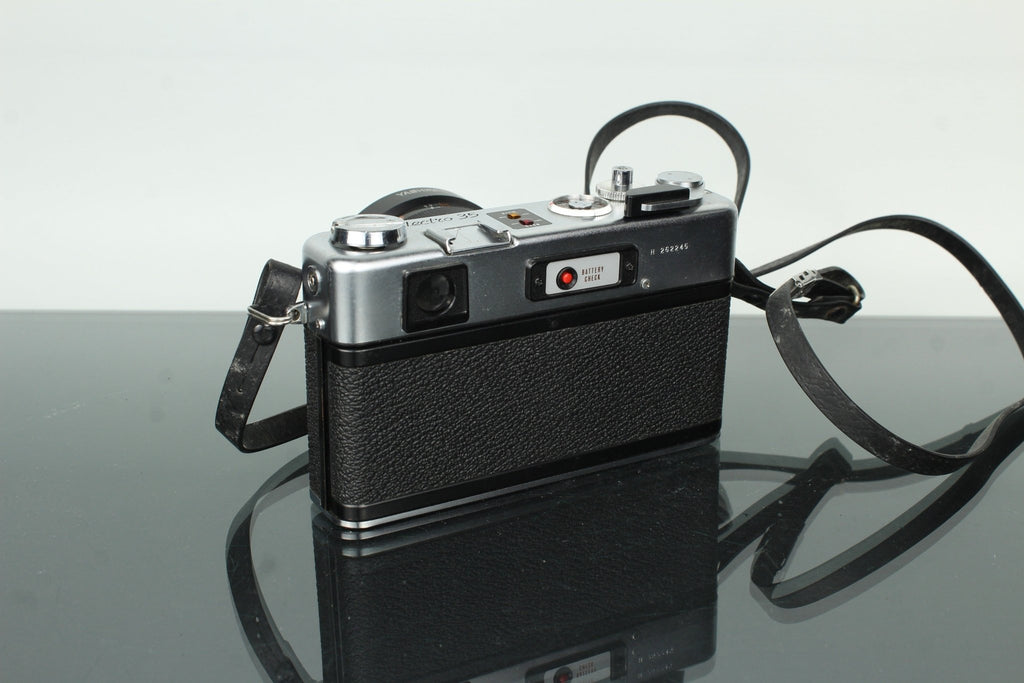 Yashica Electro 35 GS - Dutch|Thrift