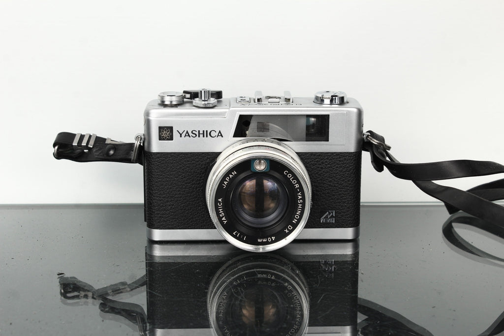Yashica Electro 35 GX + Color Yashinon DX 40mm f/1.7 - Dutch|Thrift