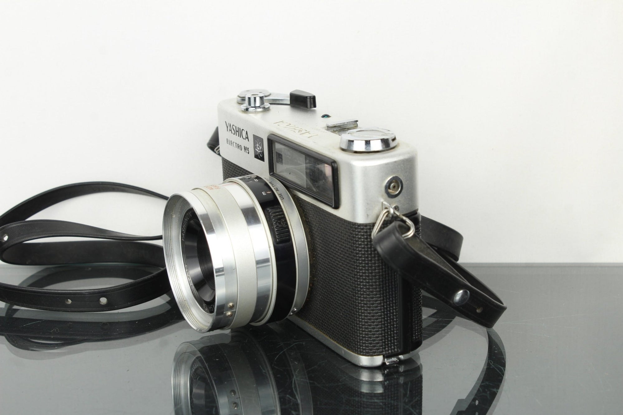 Yashica Electro M5 + Yashinon 1:2.8 45mm - Dutch|Thrift
