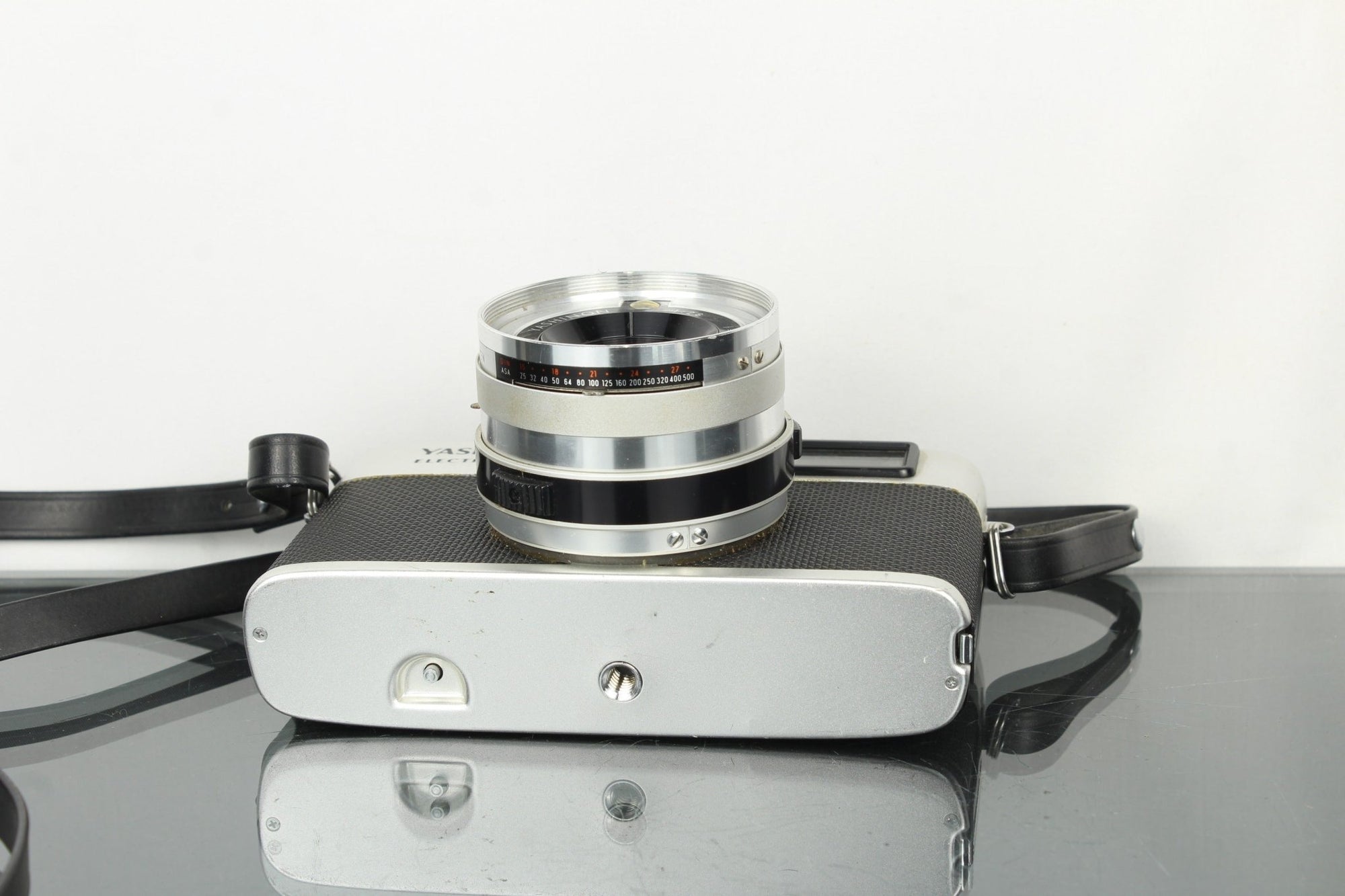 Yashica Electro M5 + Yashinon 1:2.8 45mm - Dutch|Thrift