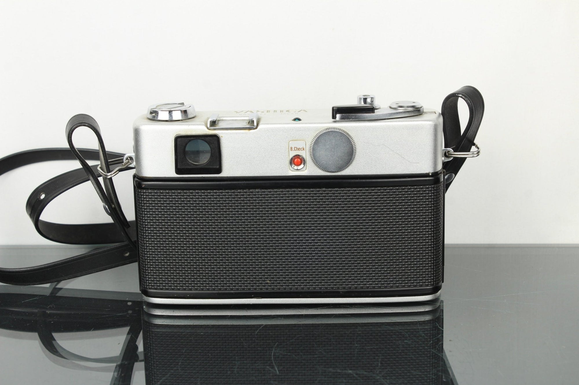 Yashica Electro M5 + Yashinon 1:2.8 45mm - Dutch|Thrift